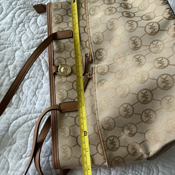Michael Kors EUC Brown Logo Tote - Picture 12 of 13